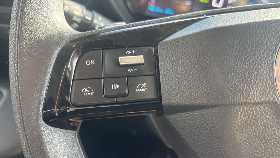 Citroen Berlingo 100kW Plus XL 52kWh 5dr Auto [7 Seat] Electric Estate - Image 32