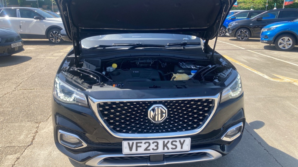 MG HS 1.5 T-GDI Excite 5dr DCT Petrol Hatchback - Image 8