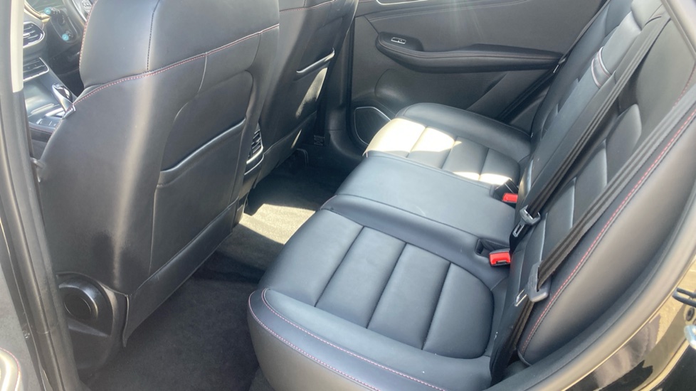 MG HS 1.5 T-GDI Excite 5dr DCT Petrol Hatchback - Image 16