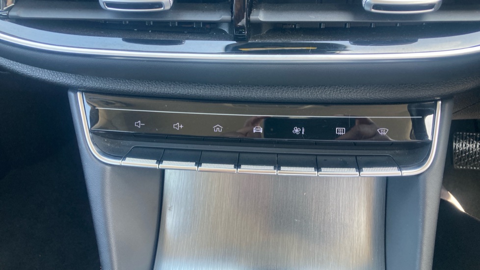 MG HS 1.5 T-GDI Excite 5dr DCT Petrol Hatchback - Image 27