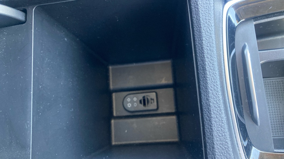 MG HS 1.5 T-GDI Excite 5dr DCT Petrol Hatchback - Image 36