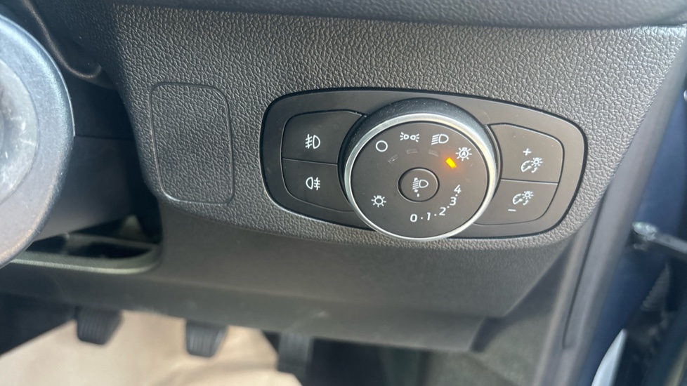 Ford Focus 1.5 EcoBlue 120 Zetec Edition 5dr Diesel Hatchback - Image 35