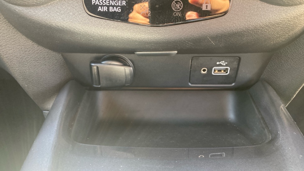 Nissan Juke 1.0 DiG-T 114 Acenta 5dr Petrol Hatchback - Image 28