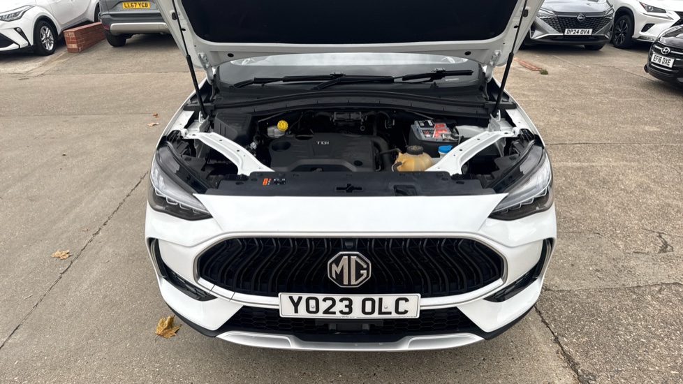 MG HS 1.5 T-GDI Trophy 5dr DCT Petrol Hatchback - Image 8