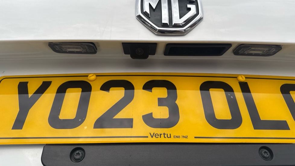 MG HS 1.5 T-GDI Trophy 5dr DCT Petrol Hatchback - Image 31