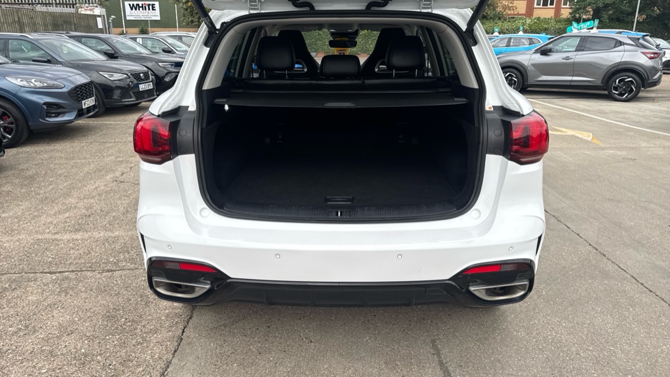 MG HS 1.5 T-GDI Trophy 5dr DCT Petrol Hatchback - Image 34