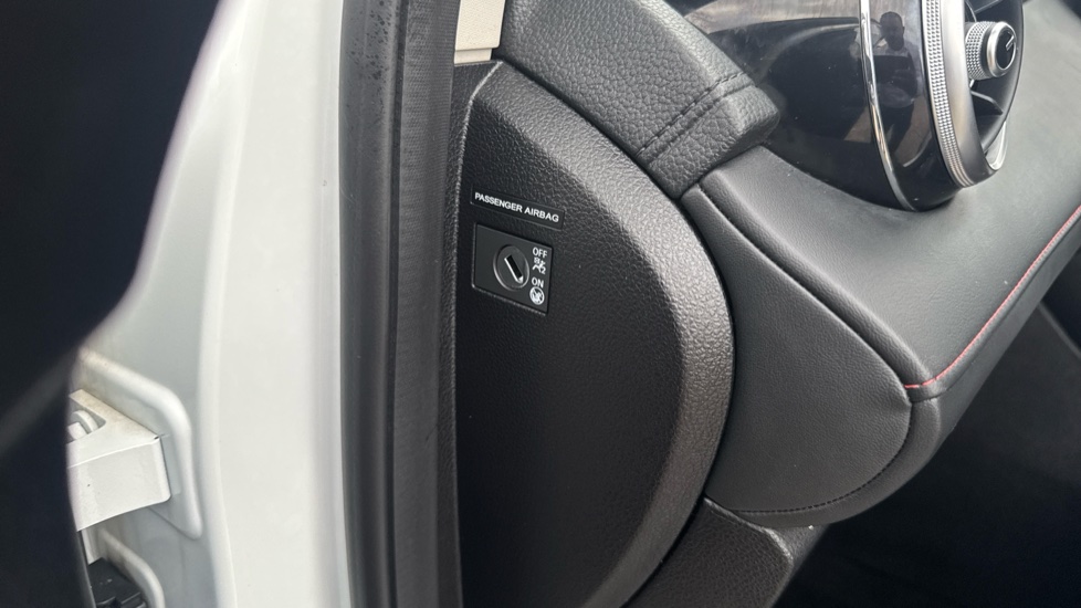 MG HS 1.5 T-GDI Trophy 5dr DCT Petrol Hatchback - Image 42