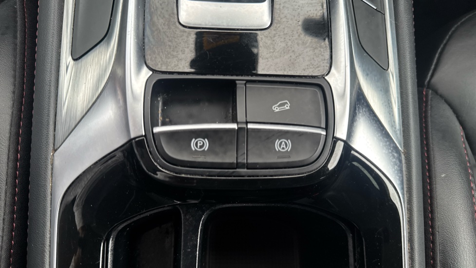 MG HS 1.5 T-GDI Trophy 5dr DCT Petrol Hatchback - Image 45