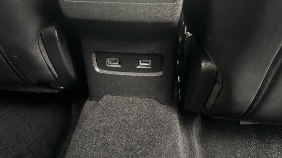 Citroen C4 1.2 PureTech [130] Shine Plus 5dr Auto Petrol Hatchback - Image 32