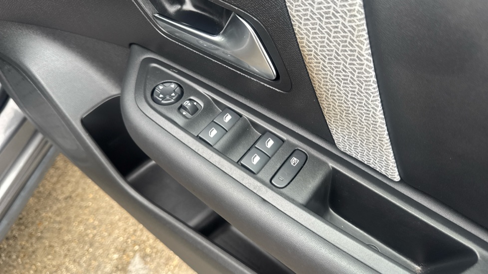 Citroen C4 1.2 PureTech [130] Shine Plus 5dr Auto Petrol Hatchback - Image 35