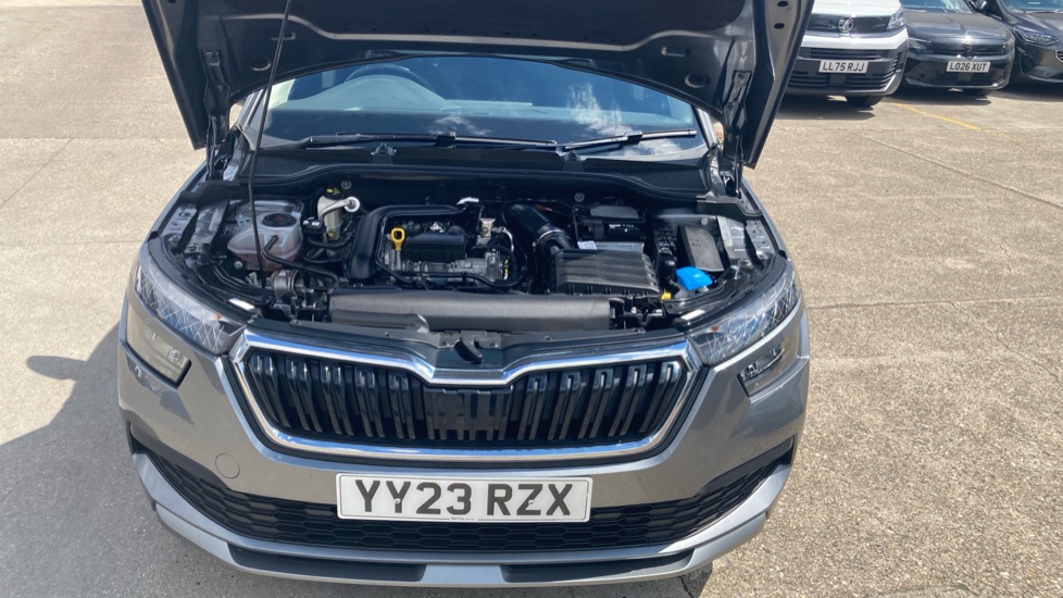 Skoda Kamiq 1.0 TSI 110 SE Drive 5dr DSG Petrol Hatchback - Image 8