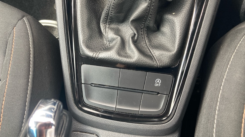 Skoda Kamiq 1.0 TSI 110 SE Drive 5dr DSG Petrol Hatchback - Image 30