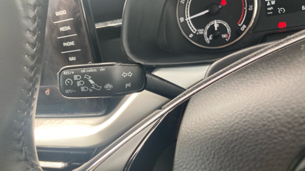 Skoda Kamiq 1.0 TSI 110 SE Drive 5dr DSG Petrol Hatchback - Image 35