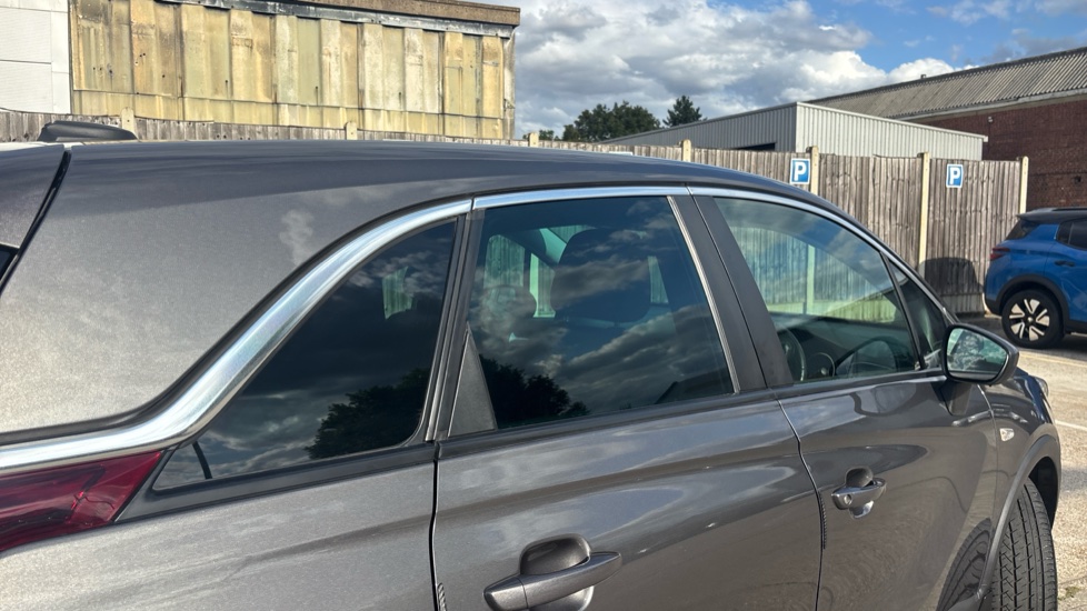 Vauxhall Crossland X 1.2T [130] Elite 5dr [Start Stop] Auto Petrol Hatchback - Image 24