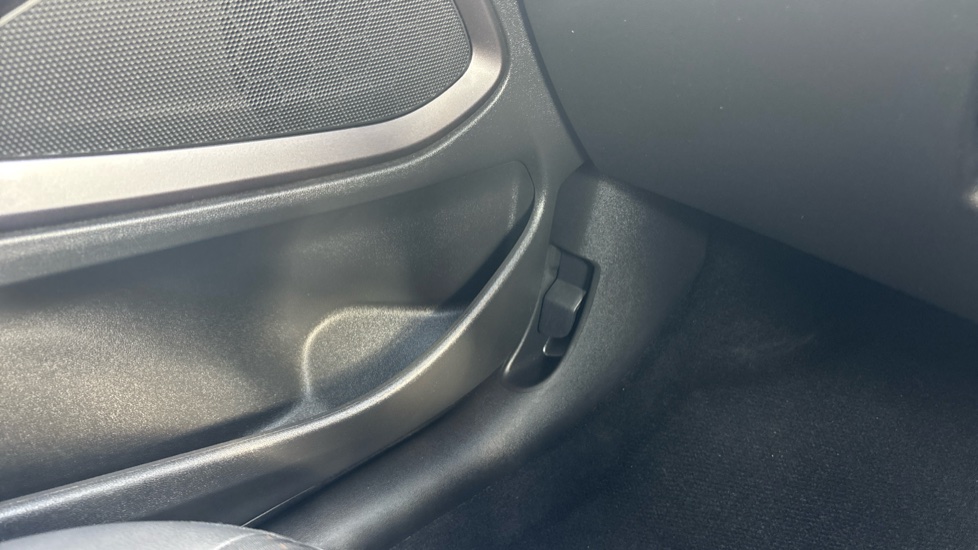 Vauxhall Crossland X 1.2T [130] Elite 5dr [Start Stop] Auto Petrol Hatchback - Image 39
