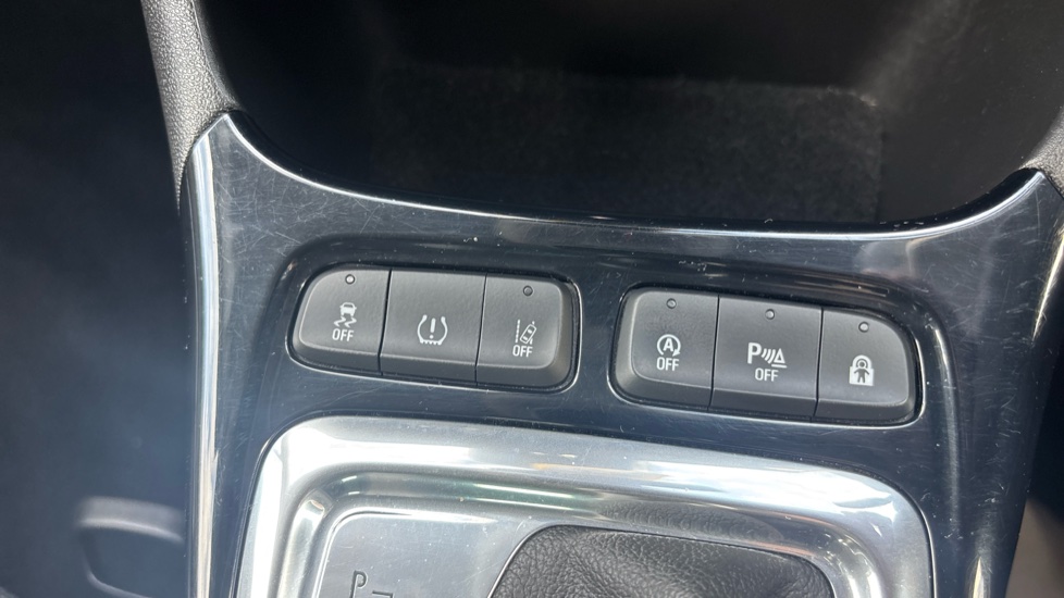 Vauxhall Crossland X 1.2T [130] Elite 5dr [Start Stop] Auto Petrol Hatchback - Image 43