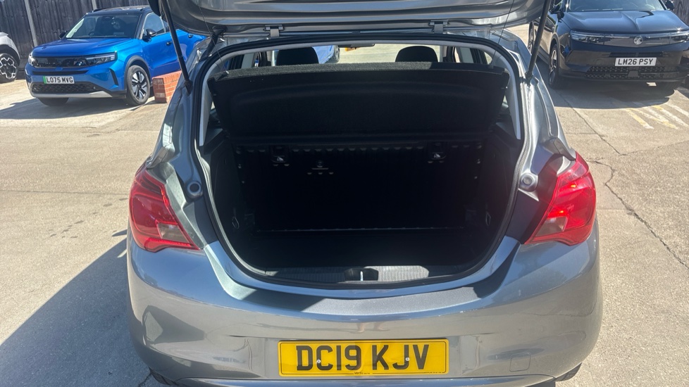 Vauxhall Corsa 1.4 Design 5dr Petrol Hatchback - Image 4