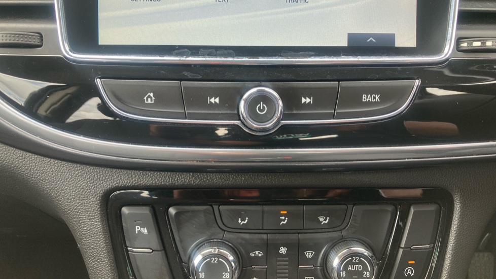 Vauxhall Mokka X 1.4T ecoTEC Design Nav 5dr Petrol Hatchback - Image 27
