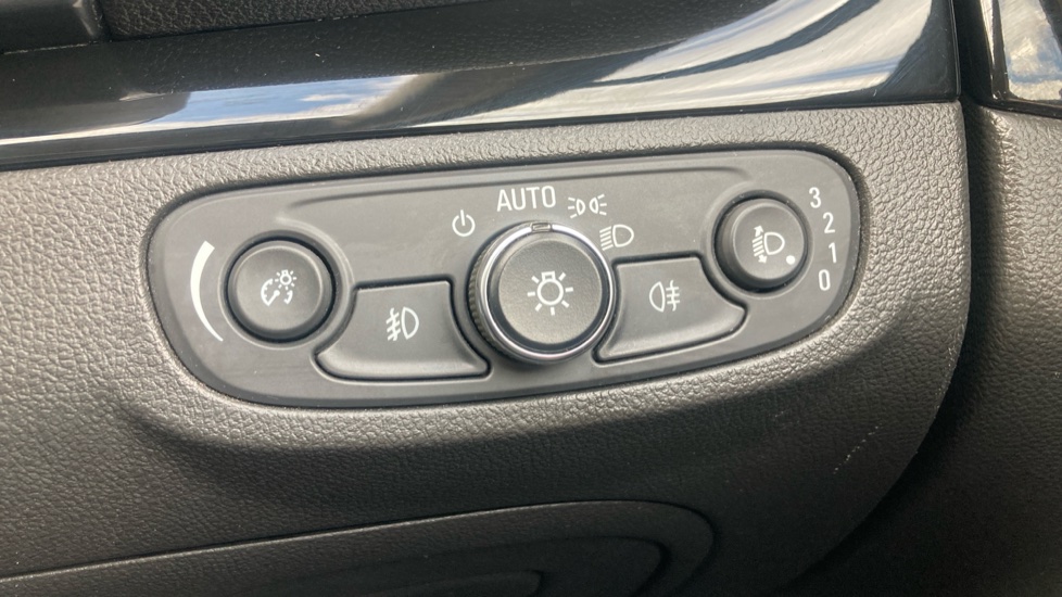 Vauxhall Mokka X 1.4T ecoTEC Design Nav 5dr Petrol Hatchback - Image 34