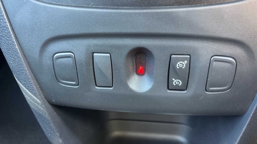 Dacia Sandero 0.9 TCe Laureate 5dr Petrol Hatchback - Image 28