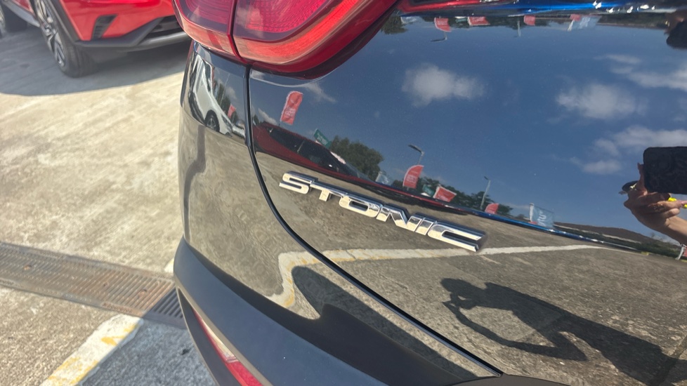 Kia Stonic 1.0T GDi 2 5dr Petrol Estate - Image 21