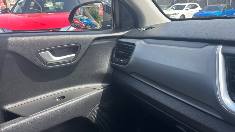 Kia Stonic 1.0T GDi 2 5dr Petrol Estate - Image 39