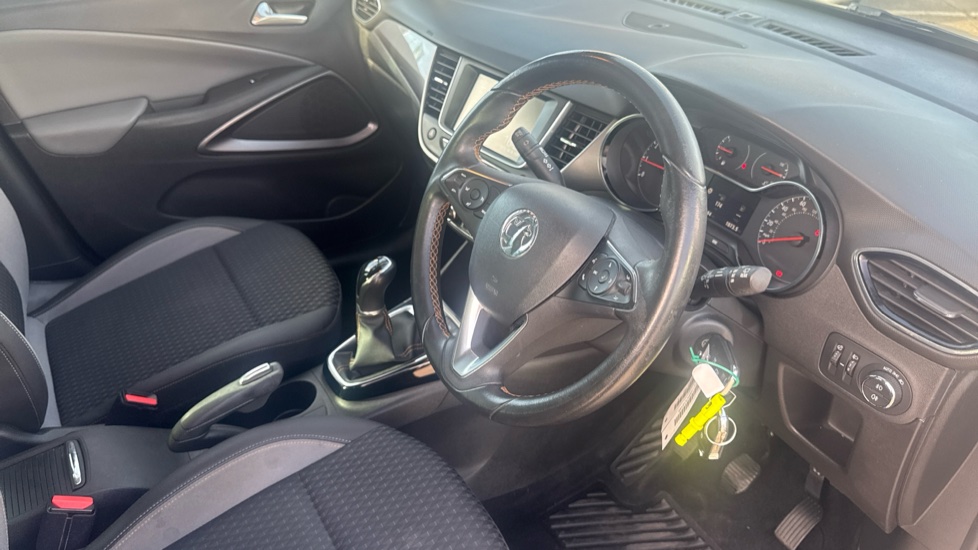 Vauxhall Crossland X 1.2T ecoTec [110] Elite 5dr [Start Stop] Petrol Hatchback - Image 11