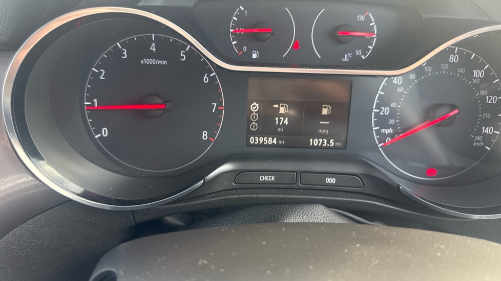 Vauxhall Crossland X 1.2T ecoTec [110] Elite 5dr [Start Stop] Petrol Hatchback - Image 30