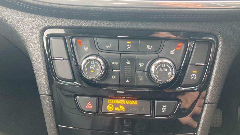 Vauxhall Mokka X 1.4T ecoTEC Elite Nav 5dr Petrol Hatchback - Image 28