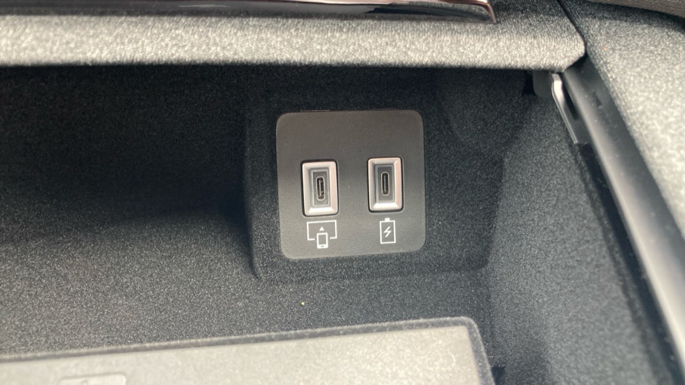 Vauxhall Grandland 1.2 Hybrid 145 Ultimate 5dr e-DCT6 [Fixed Roof] Petrol Hatchback - Image 32