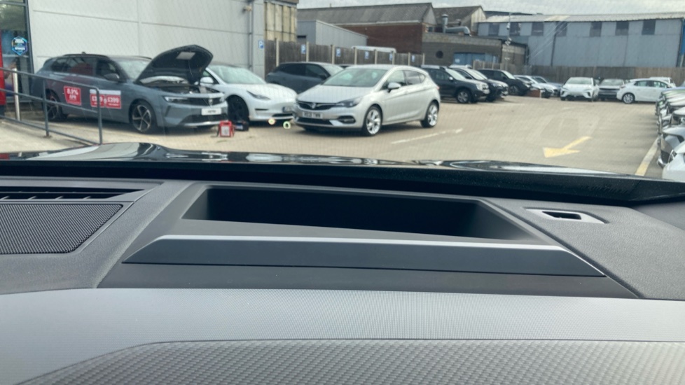 Vauxhall Grandland 1.2 Hybrid 145 Ultimate 5dr e-DCT6 [Fixed Roof] Petrol Hatchback - Image 39
