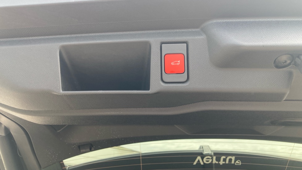 Vauxhall Grandland 1.2 Hybrid 145 Ultimate 5dr e-DCT6 [Fixed Roof] Petrol Hatchback - Image 53
