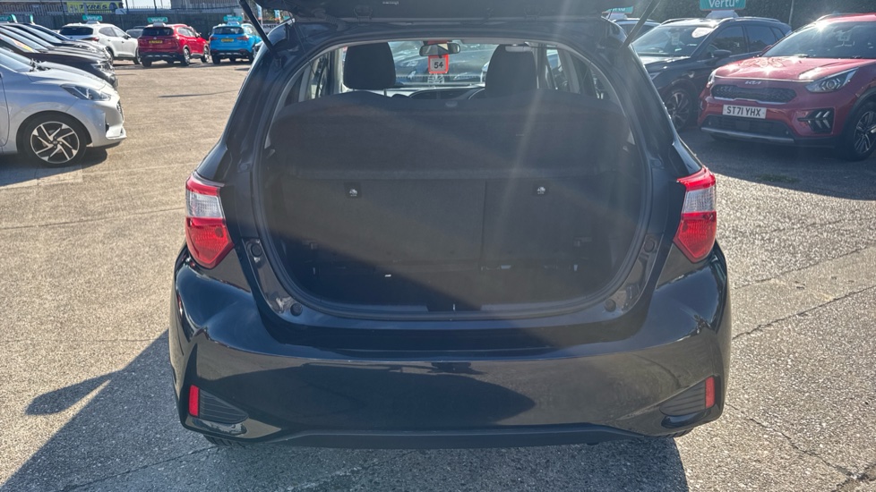 Toyota Yaris 1.0 VVT-i Icon Tech 5dr Petrol Hatchback - Image 4