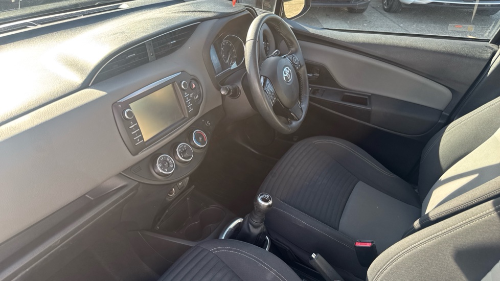 Toyota Yaris 1.0 VVT-i Icon Tech 5dr Petrol Hatchback - Image 9