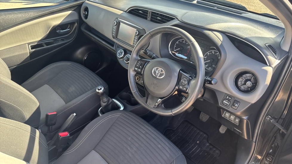 Toyota Yaris 1.0 VVT-i Icon Tech 5dr Petrol Hatchback - Image 11