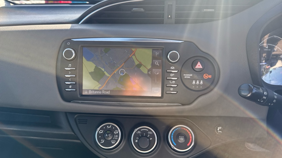 Toyota Yaris 1.0 VVT-i Icon Tech 5dr Petrol Hatchback - Image 12