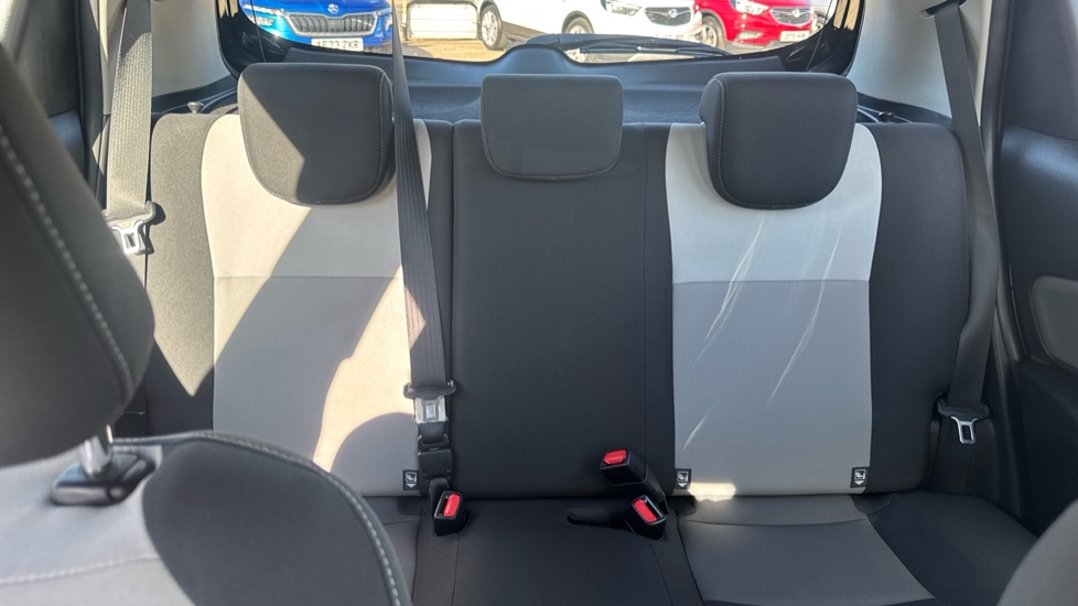 Toyota Yaris 1.0 VVT-i Icon Tech 5dr Petrol Hatchback - Image 15