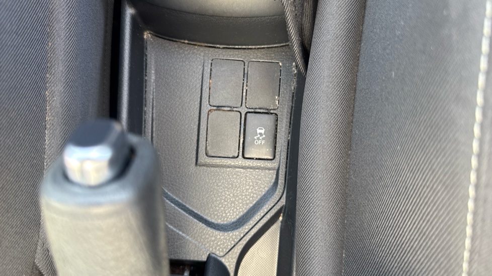 Toyota Yaris 1.0 VVT-i Icon Tech 5dr Petrol Hatchback - Image 29