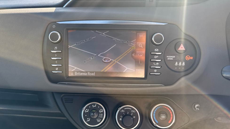 Toyota Yaris 1.0 VVT-i Icon Tech 5dr Petrol Hatchback - Image 31
