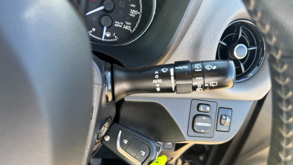 Toyota Yaris 1.0 VVT-i Icon Tech 5dr Petrol Hatchback - Image 34