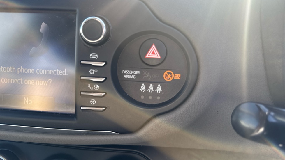 Toyota Yaris 1.0 VVT-i Icon Tech 5dr Petrol Hatchback - Image 35