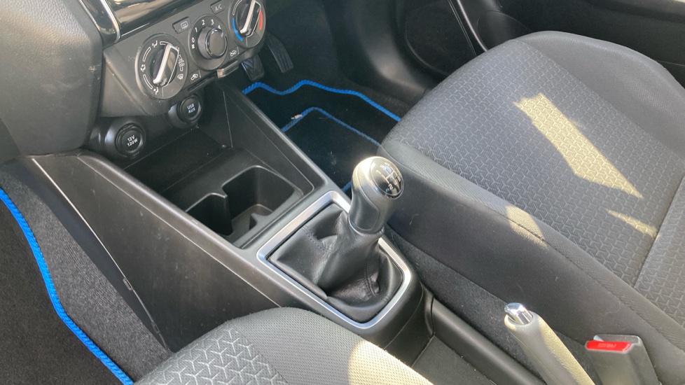 Suzuki Swift 1.0 Boosterjet SZ-T 5dr Petrol Hatchback - Image 13