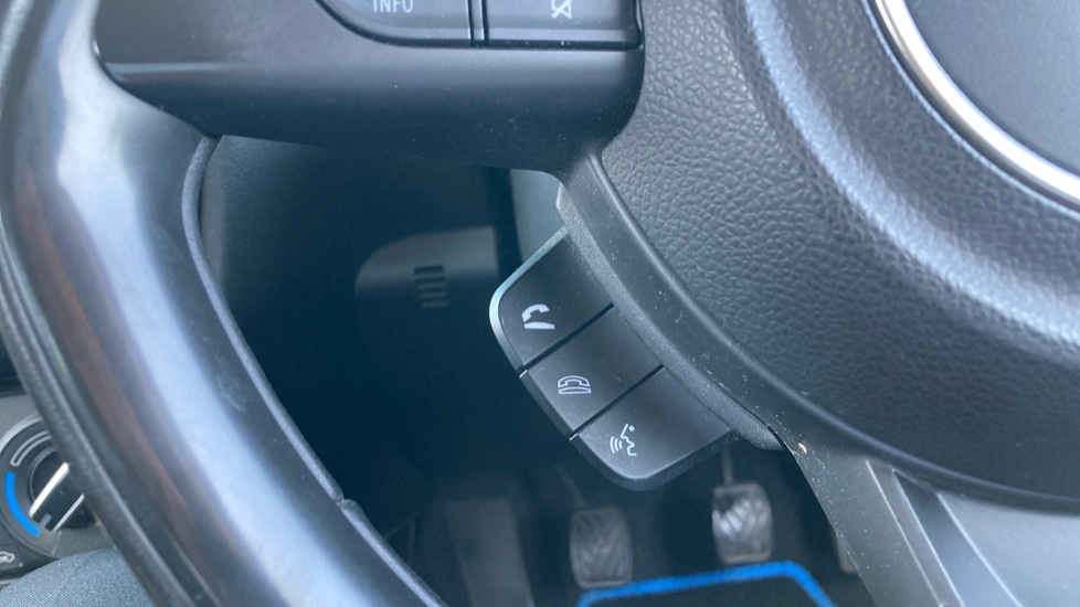 Suzuki Swift 1.0 Boosterjet SZ-T 5dr Petrol Hatchback - Image 22