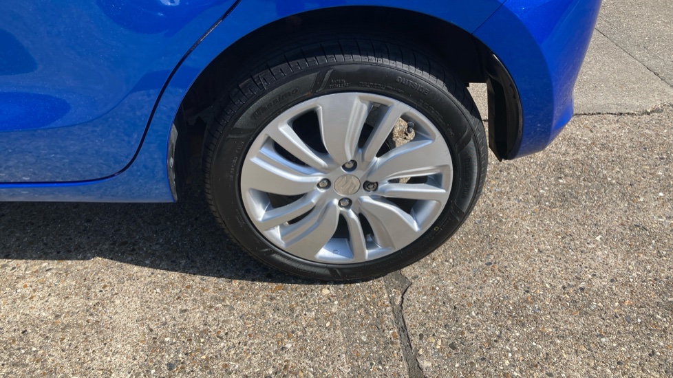 Suzuki Swift 1.0 Boosterjet SZ-T 5dr Petrol Hatchback - Image 38