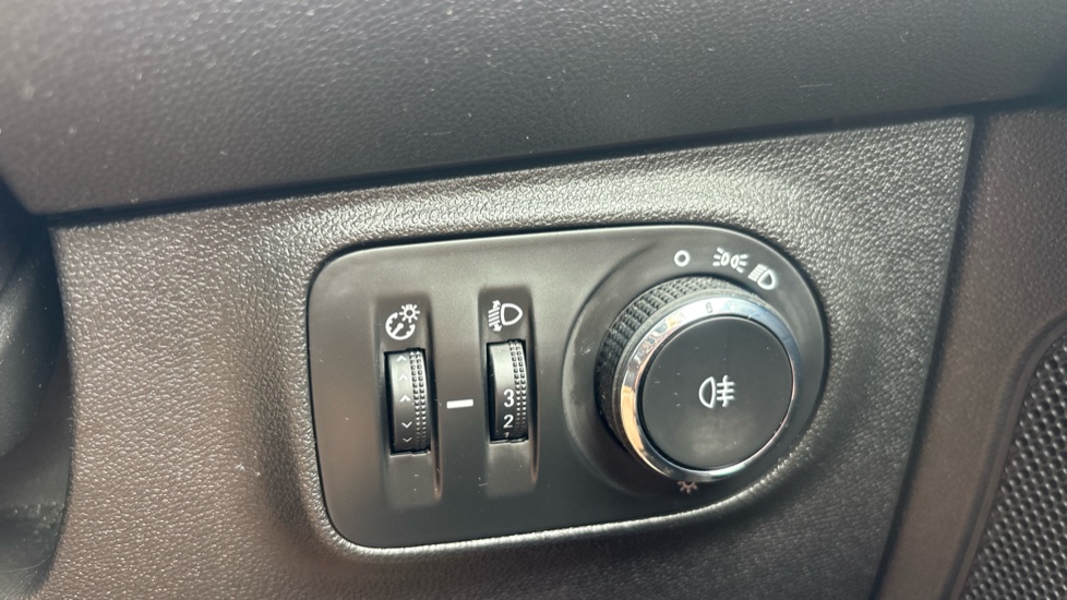 Vauxhall Adam 1.2i Energised 3dr Petrol Hatchback - Image 22