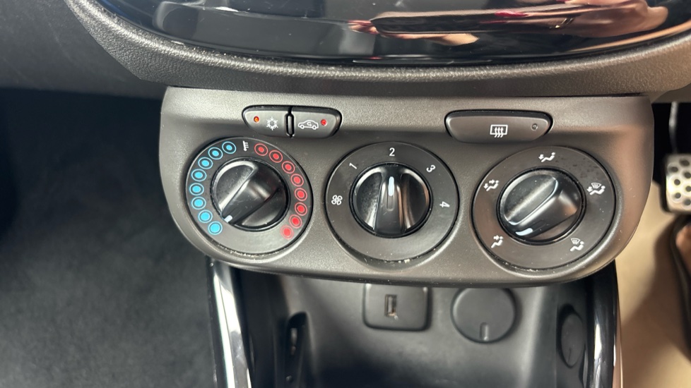 Vauxhall Adam 1.2i Energised 3dr Petrol Hatchback - Image 29