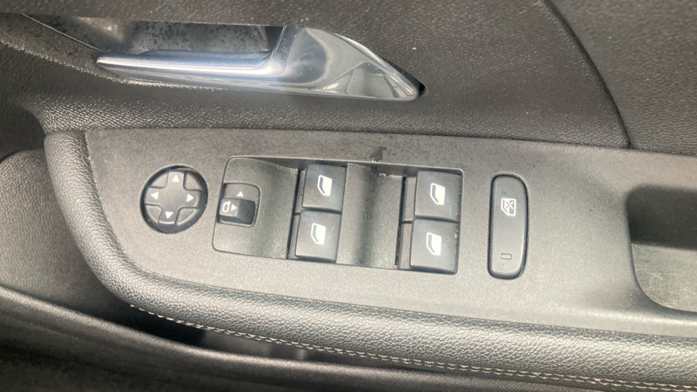 Vauxhall Mokka 1.2 Turbo 136 Ultimate 5dr Petrol Hatchback - Image 32