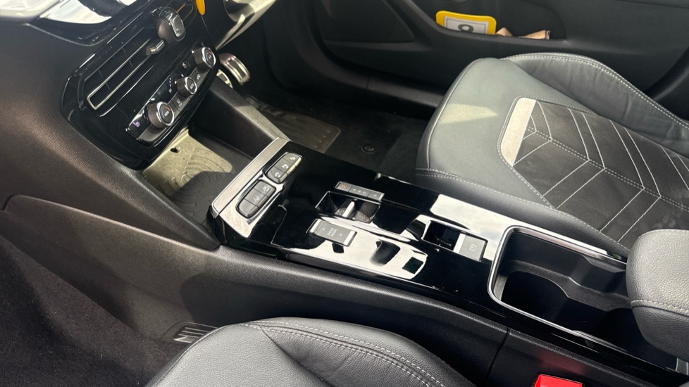 Vauxhall Mokka 100kW Ultimate 50kWh 5dr Auto Electric Hatchback - Image 13