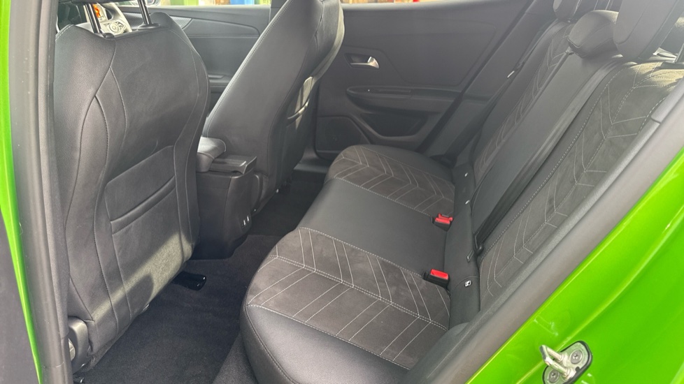 Vauxhall Mokka 100kW Ultimate 50kWh 5dr Auto Electric Hatchback - Image 16