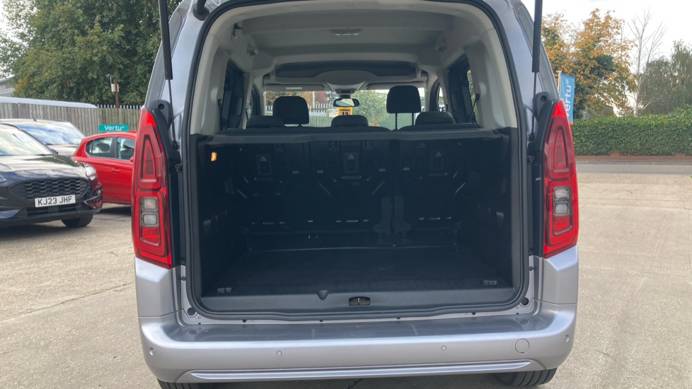 Vauxhall Combo Life 1.2 Turbo Energy 5dr Petrol Estate - Image 4